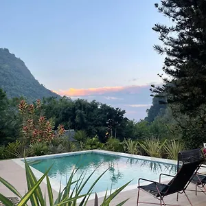 https://almah-glamping.cali-hotels.com